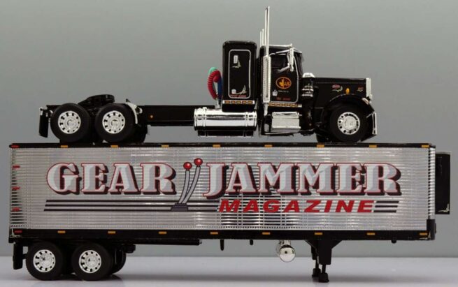 "1st Edition" GEAR JAMMER MAGAZINE Peterbilt 359 DCP 1:64 Scale Truck - Image 2